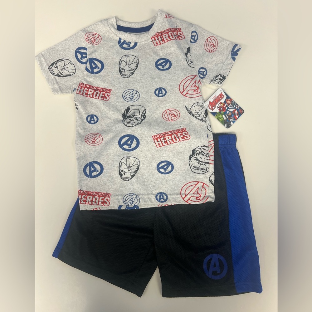 NWT Marvel boys size 6 matching set